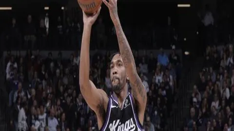 姆巴佩“假摔”质疑引热议，莫德里奇轻松回应：那不过是玩笑罢了